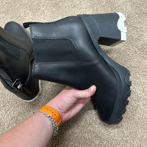 Sorel Black Ankle Booties - Picture 5 of 7